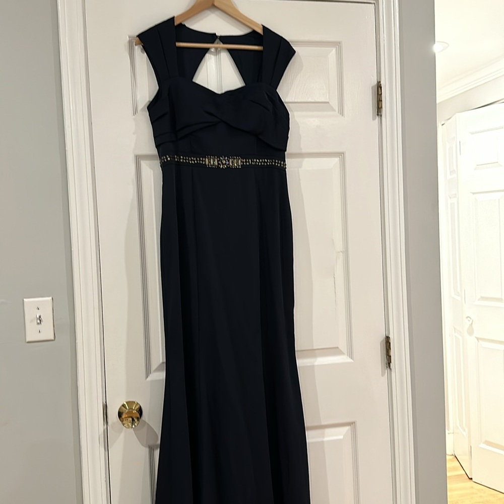 Adrianna Papell Formal Dress: Cap-Sleeve Gown AND matching scarf, Size 10 - Picture 10 of 14